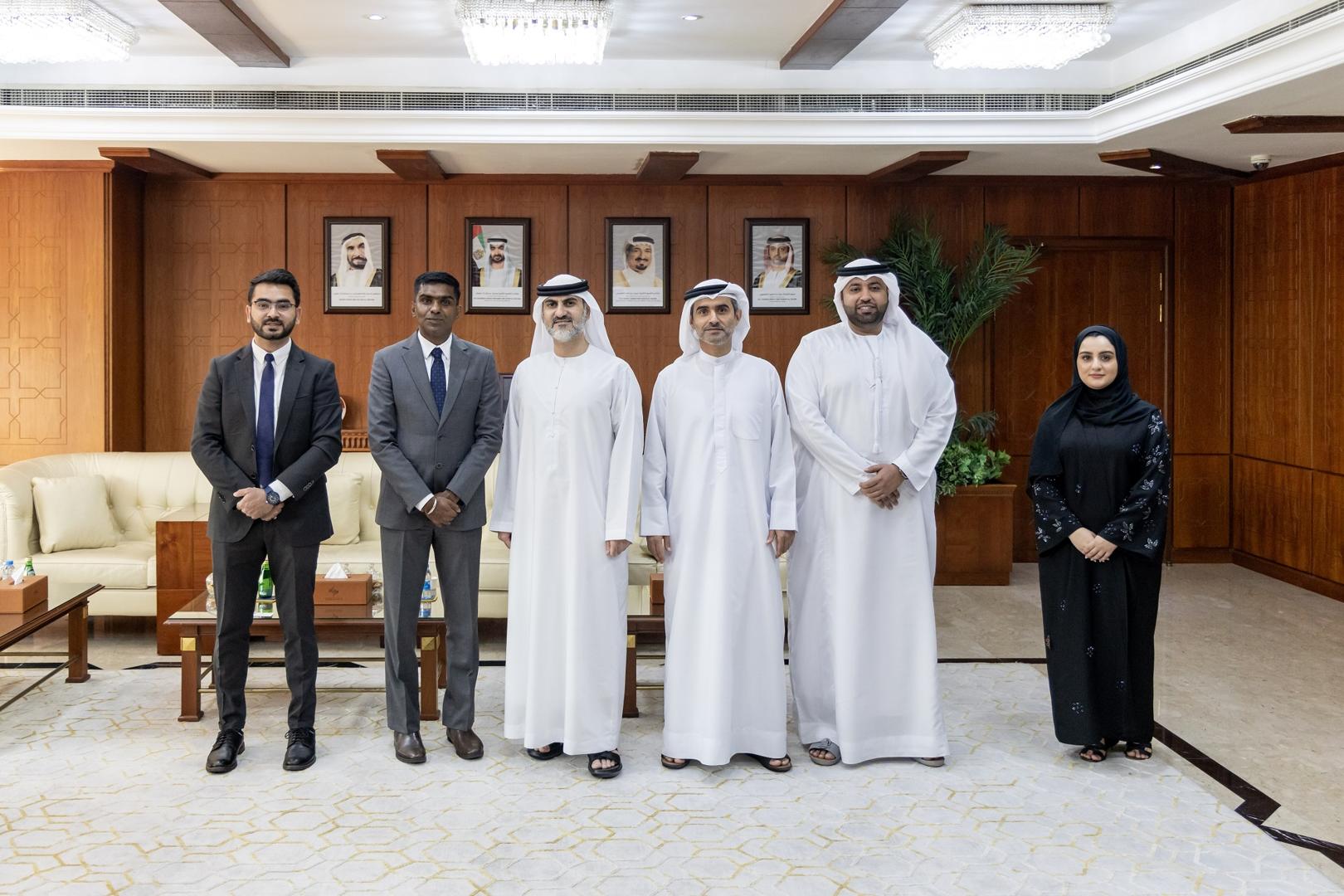 غرفة عجمان تستقبل القنصل الهندي لتعزيز التعاون المشترك