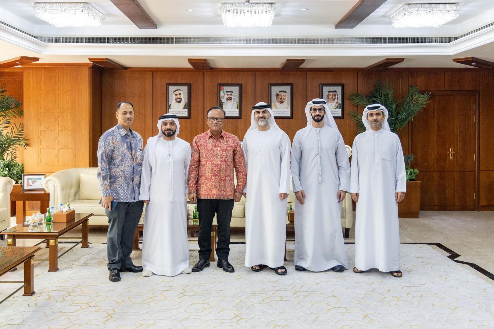 غرفة عجمان تعزز التعاون الاقتصادي وتنمية الاستثمارات مع القنصلية الاندونيسية