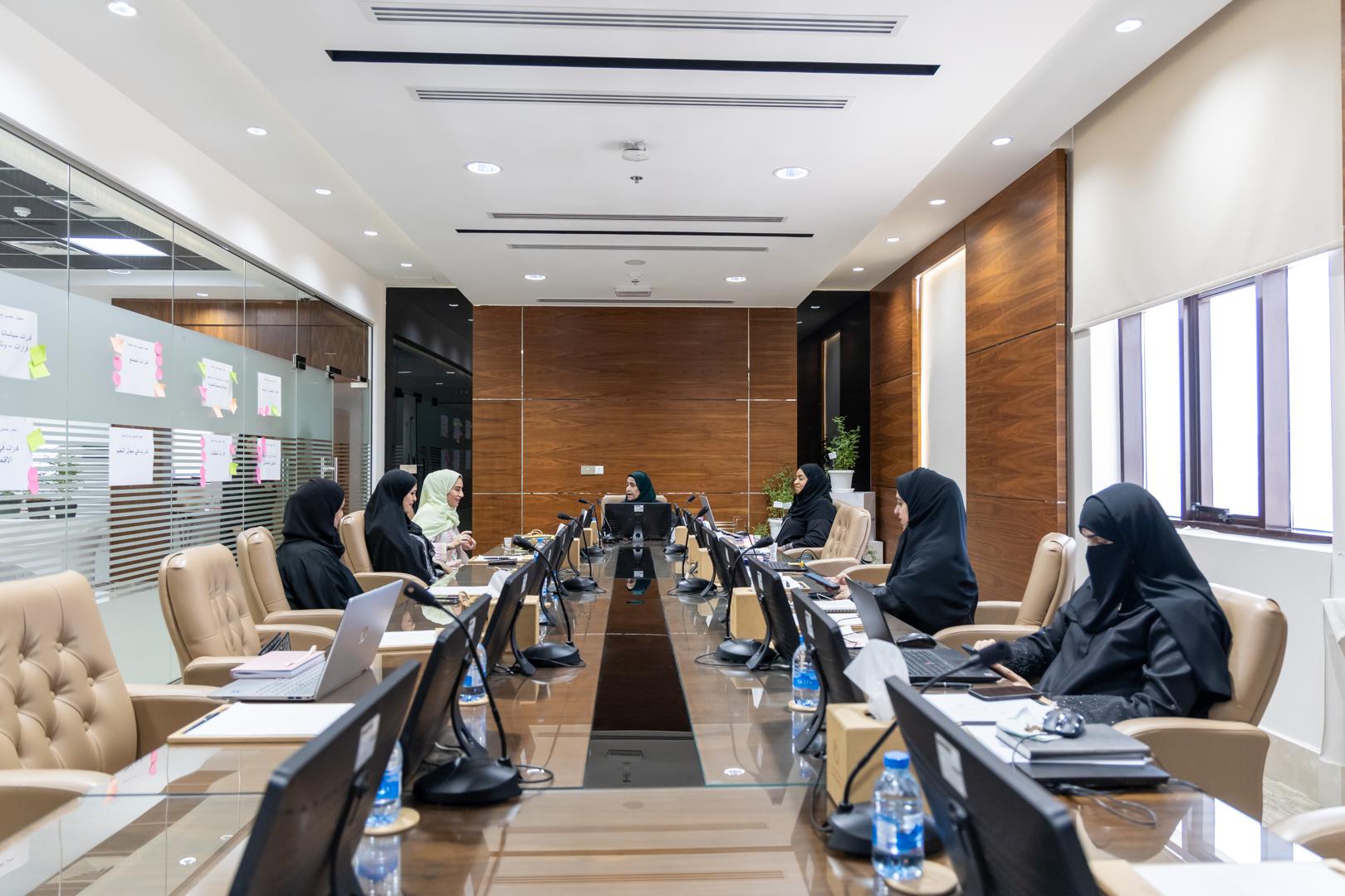 مجلس السعادة في غرفة عجمان يناقش خطة العمل