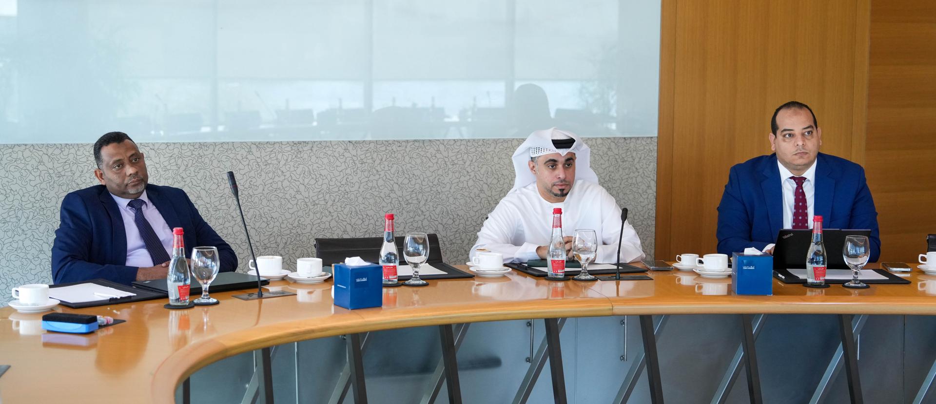 غرفة عجمان تطلع على الخدمات القانونية في غرف دبي