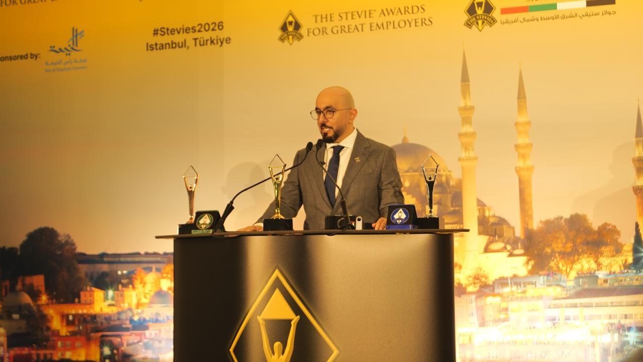 غرفة عجمان تتألق دوليا بجائزتين من "ستيفي" تقديرا للابتكار والأثر الاجتماعي