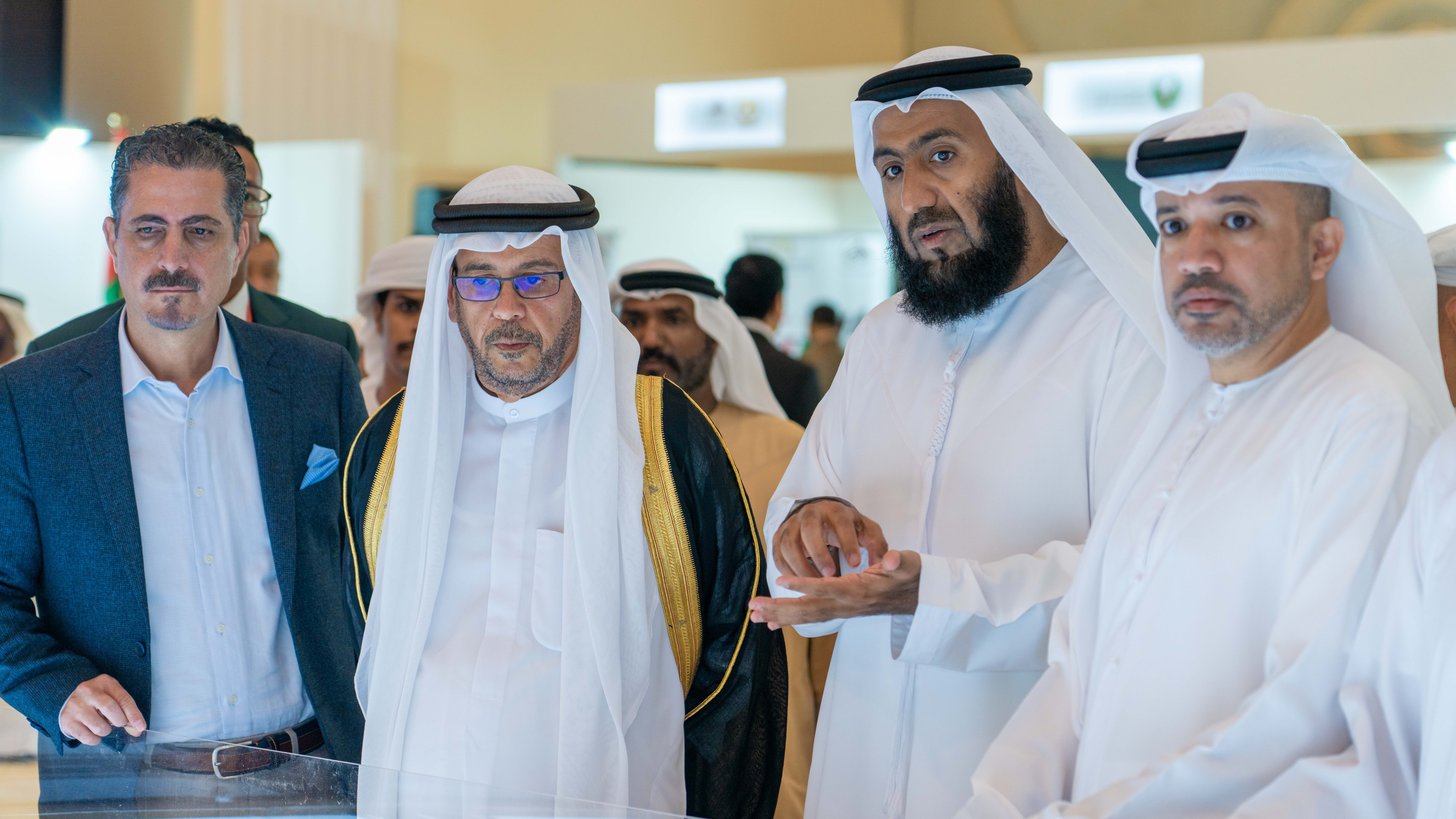 عبدالله المويجعي يفتتح معرض الراسخون العقاري في عجمان